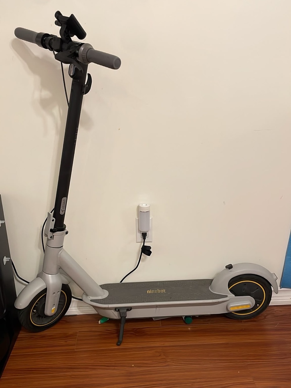 Segway Ninebot KickScooter MAX G30LP Electric Scooter + Original Box